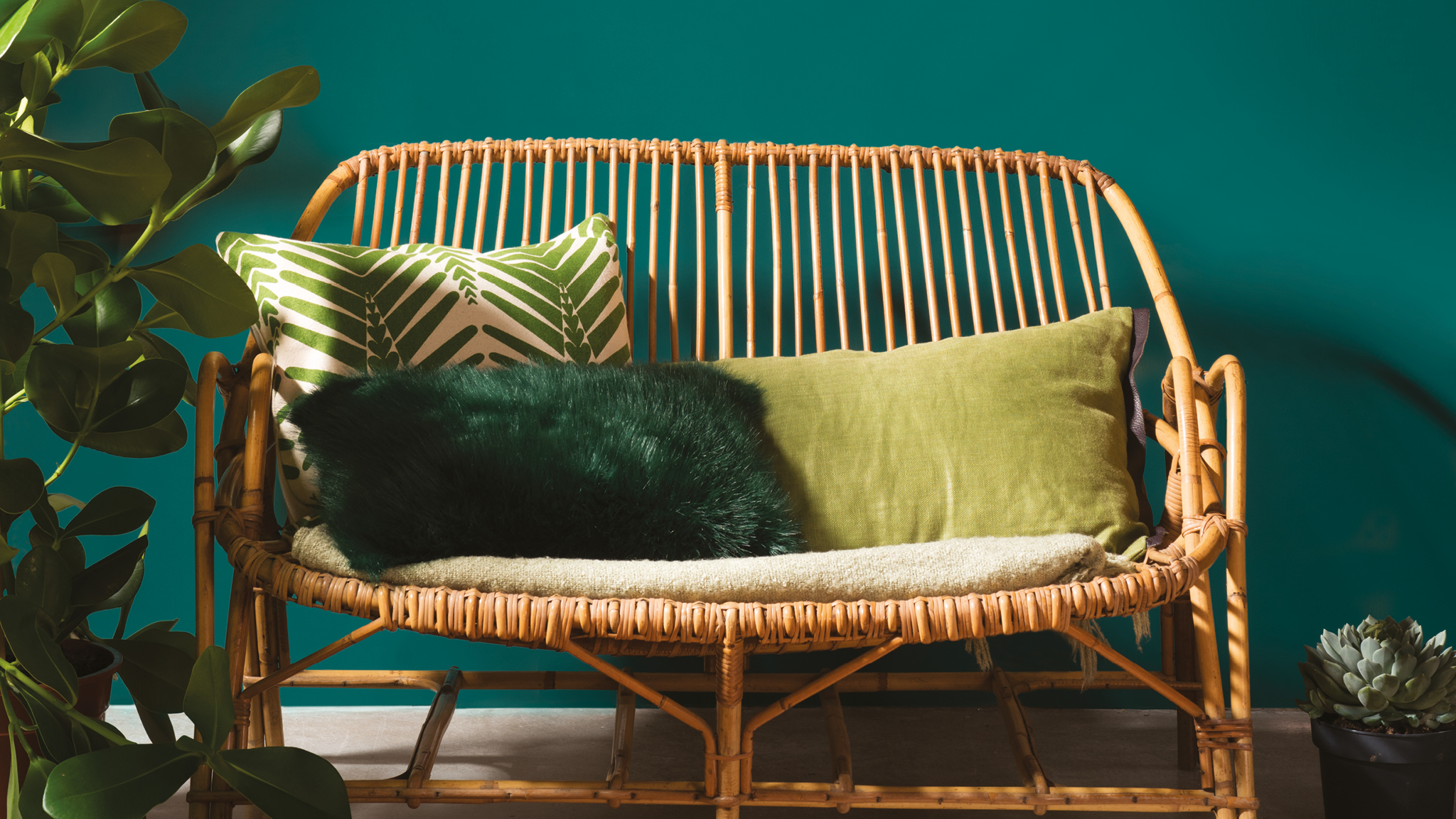 Green seat Natural woods stand out beautifully when paired with a palette of earthy greens.