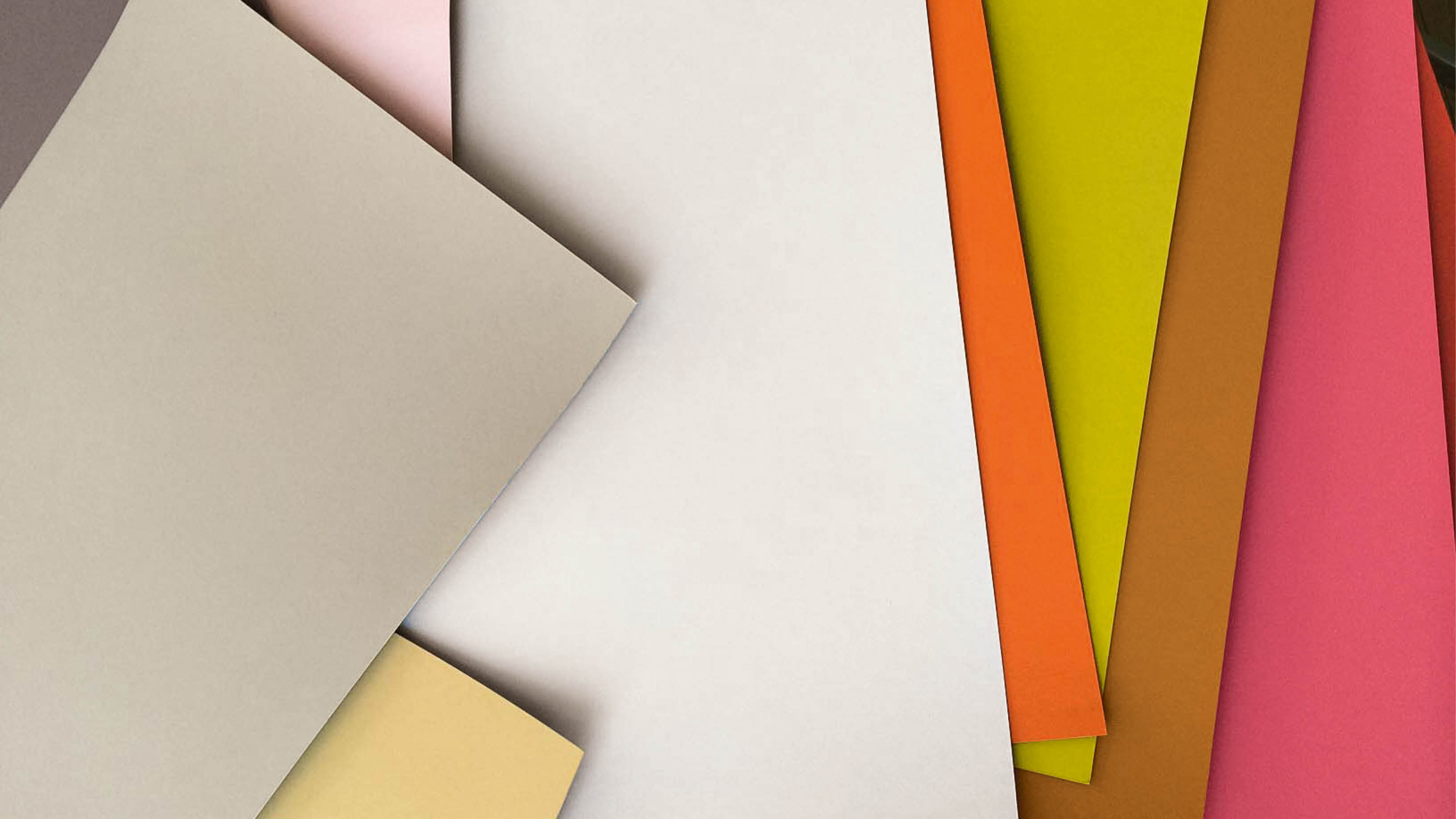 Warm colour palette If you have high ceilings and you want to create a cosier feel, you’ll want to choose colours at the warm end of spectrum, such as fuchsia, plum or tangerine.