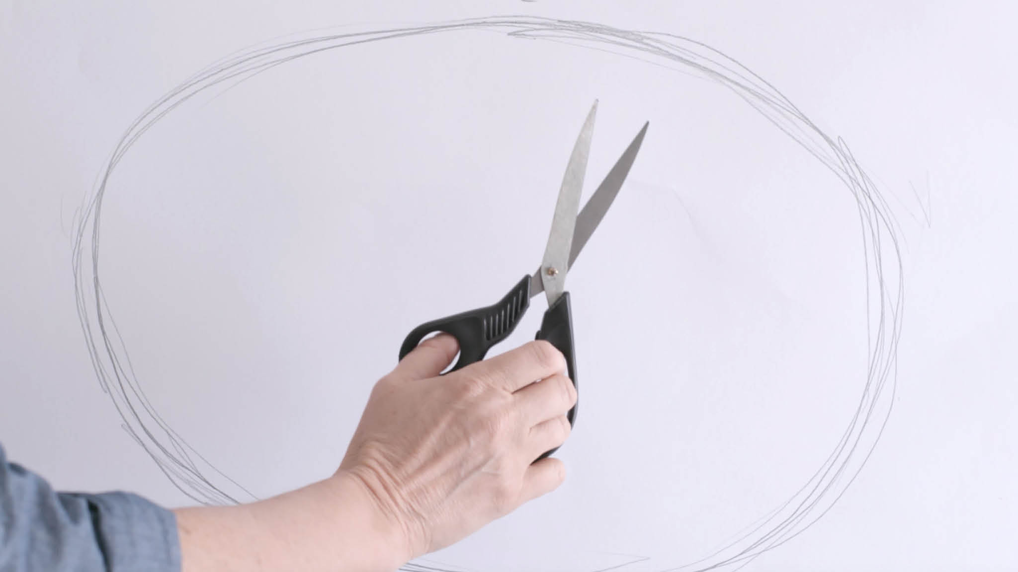 Cutting out the oval Draw your oval shape on paper and cut it out