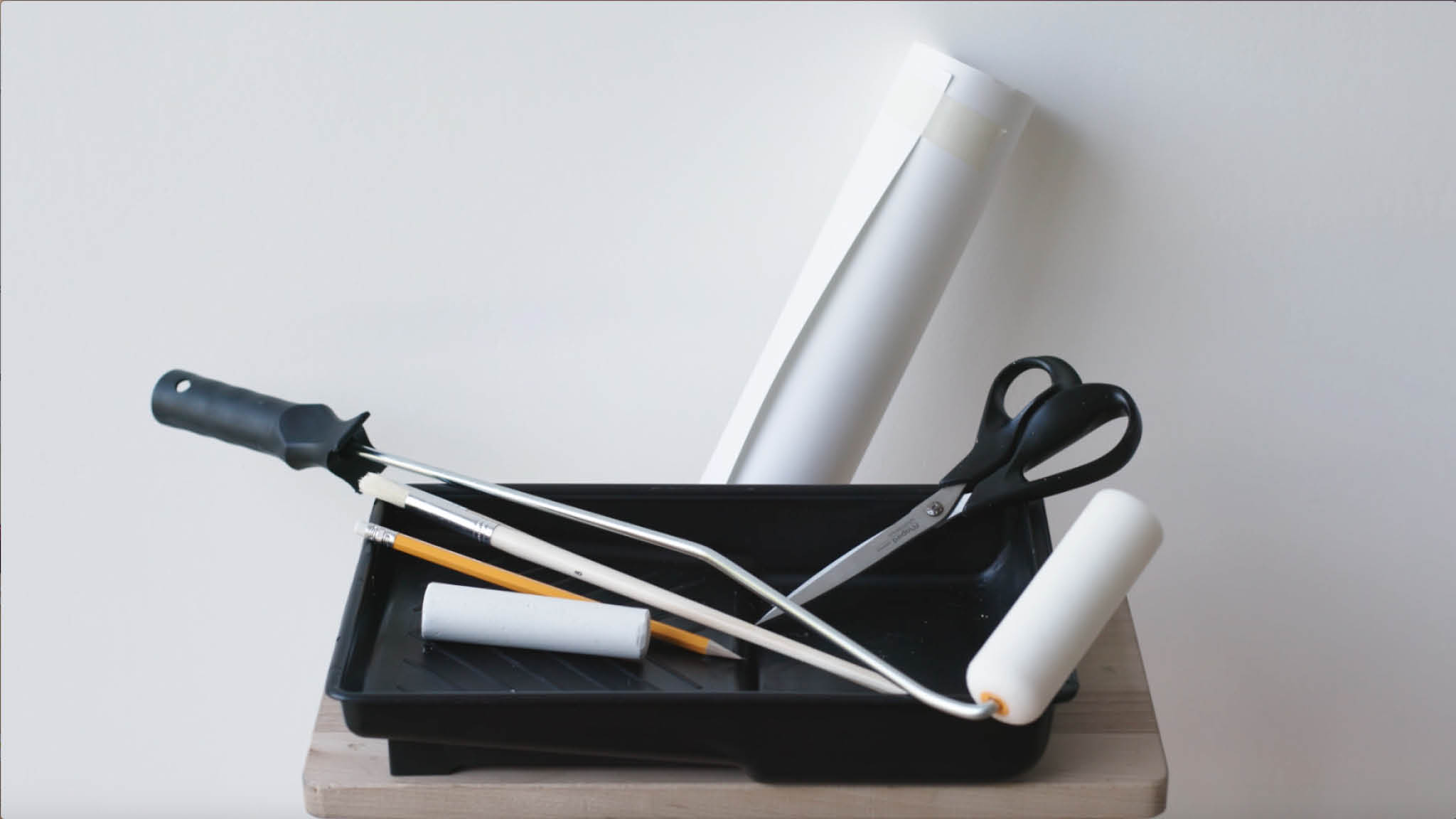 Equipment needed to paint an oval All the kit you’ll need to paint an oval design